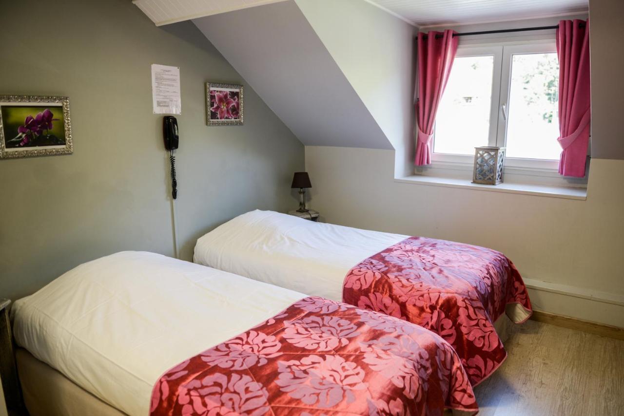 Logis Le Saint Hubert Haybes Exterior foto